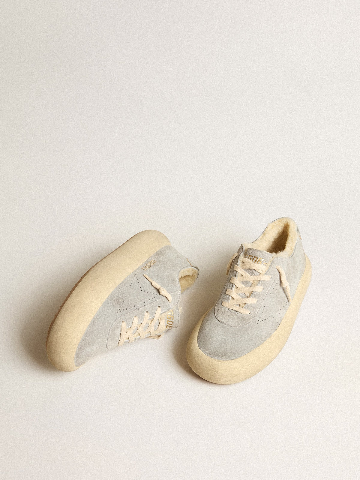 Golden Goose Women’s Space-Star shoes in ice-gray suede with shearling lining