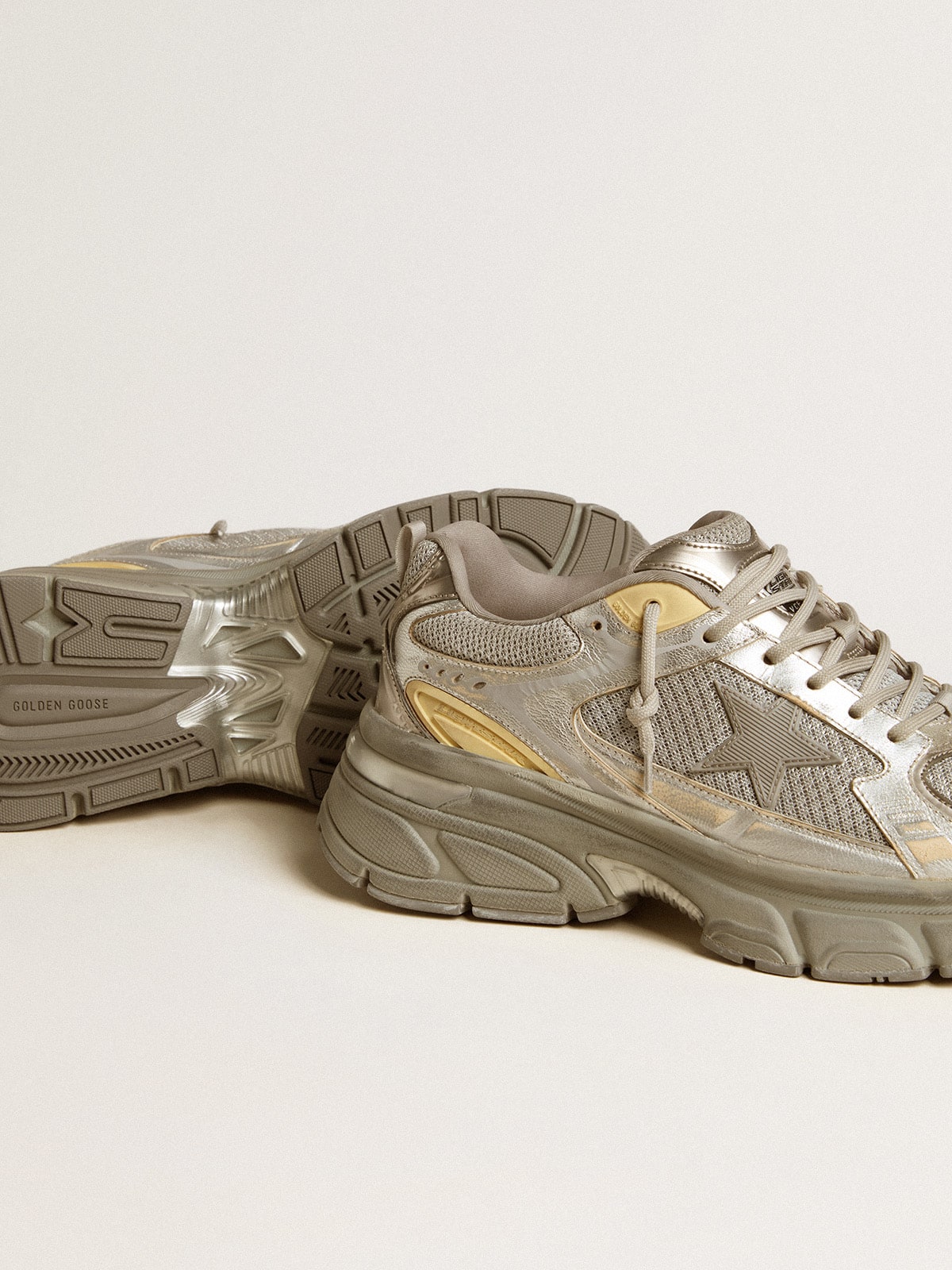 Golden Goose Women’s Lightstar in metallic leather and silver mesh with gray star