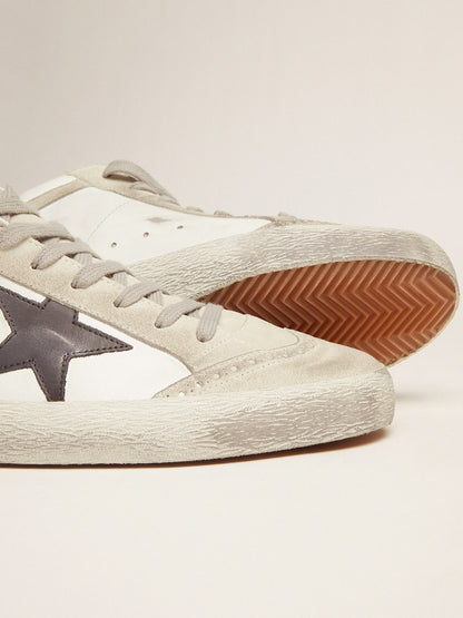 Golden Goose Men's Mid Star white with black star