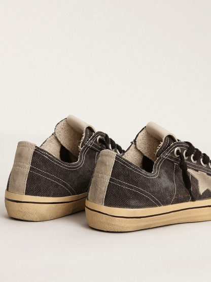 Golden Goose Men's V-Star  in black canvas with ice-gray star and heel