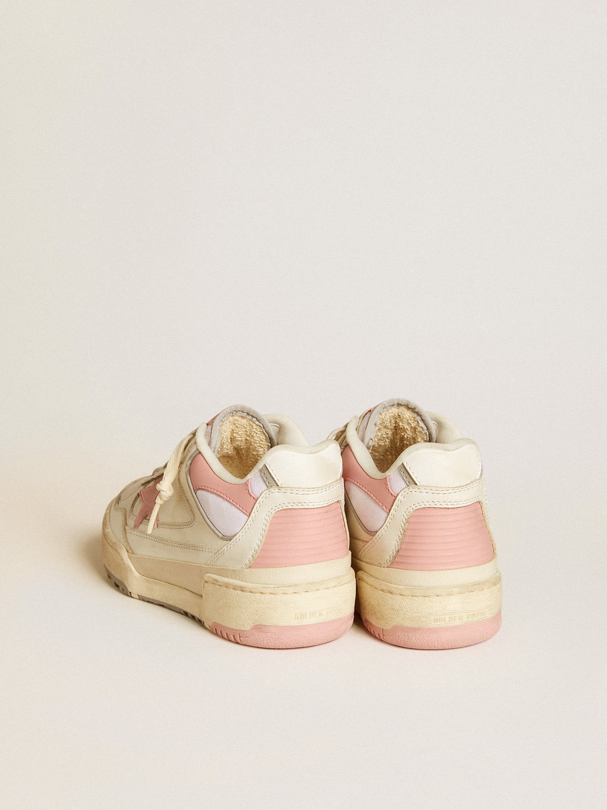 Golden Goose Men’s Forty2 with pink star and white leather heel tab